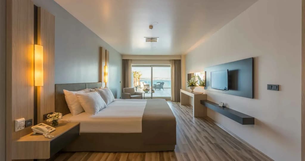 Ocean Double Suite full double bed