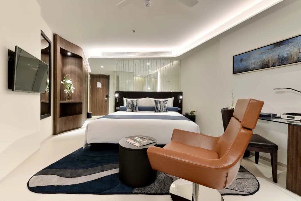 Deluxe Double room with balcony full double bed