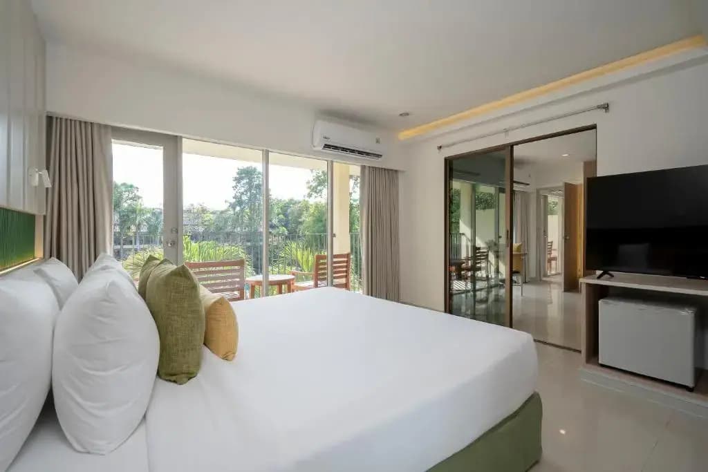 2 Bedrooms Family Suite with balcony and with pool view