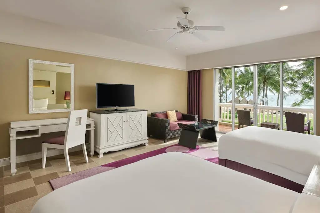 Laguna Double room with balcony and beachside twin beds