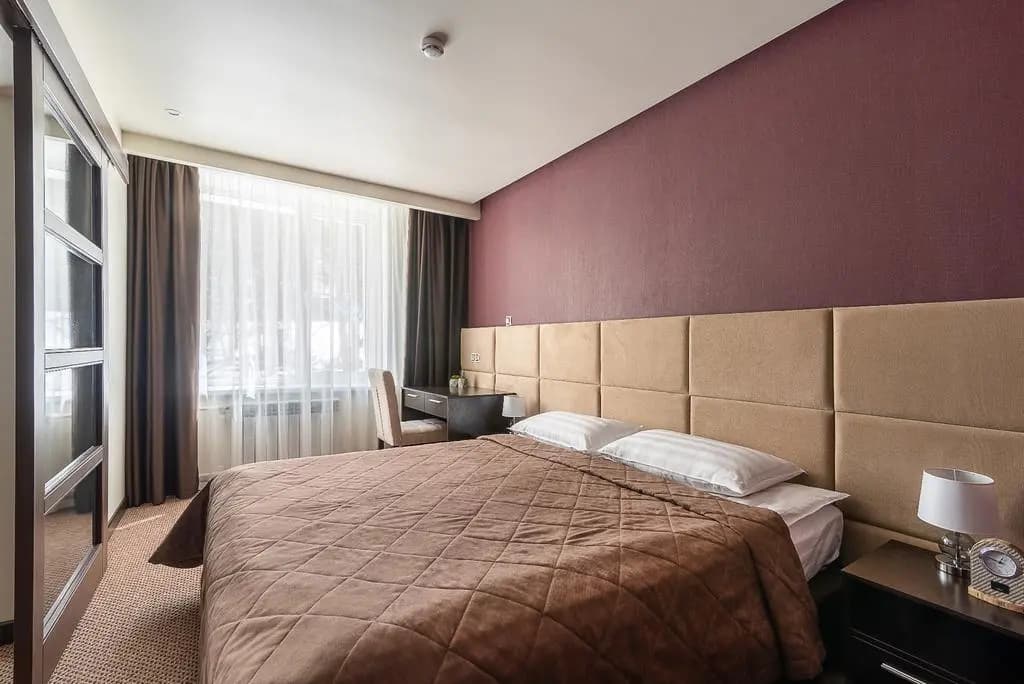 Double Suite full double bed