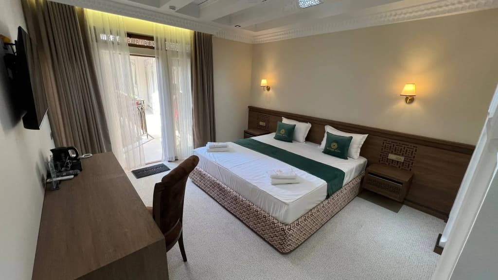 Standard room with balcony and with city view