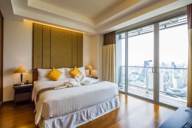 1 Bedroom Executive Double Suite with city view full double bed
