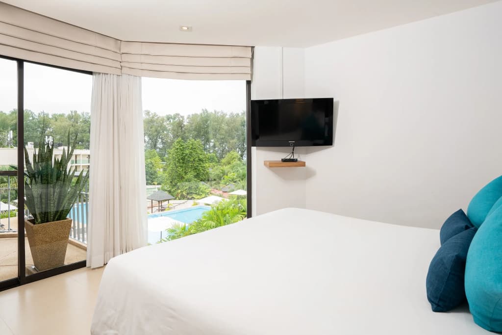 2 Bedrooms Suite with balcony