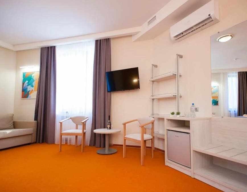 Double Suite with city view full double bed