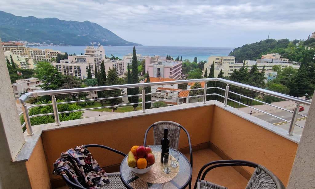 Family Apartment with balcony and with sea view