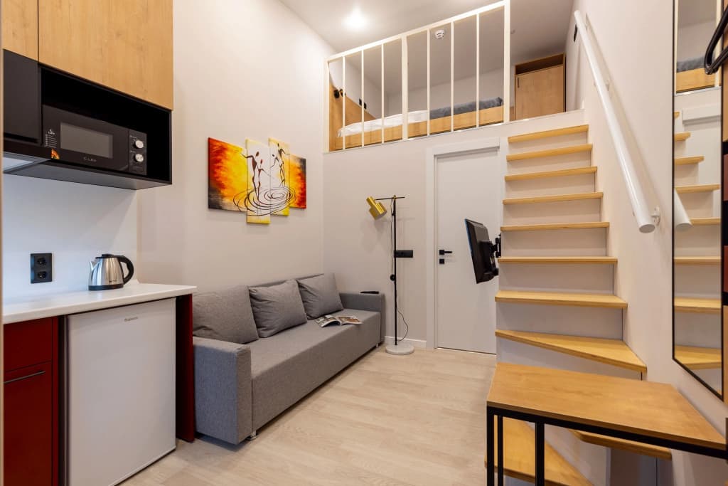 Double Duplex with Separate Entrance Apartment on the 7 line VO with courtyard view full double bed