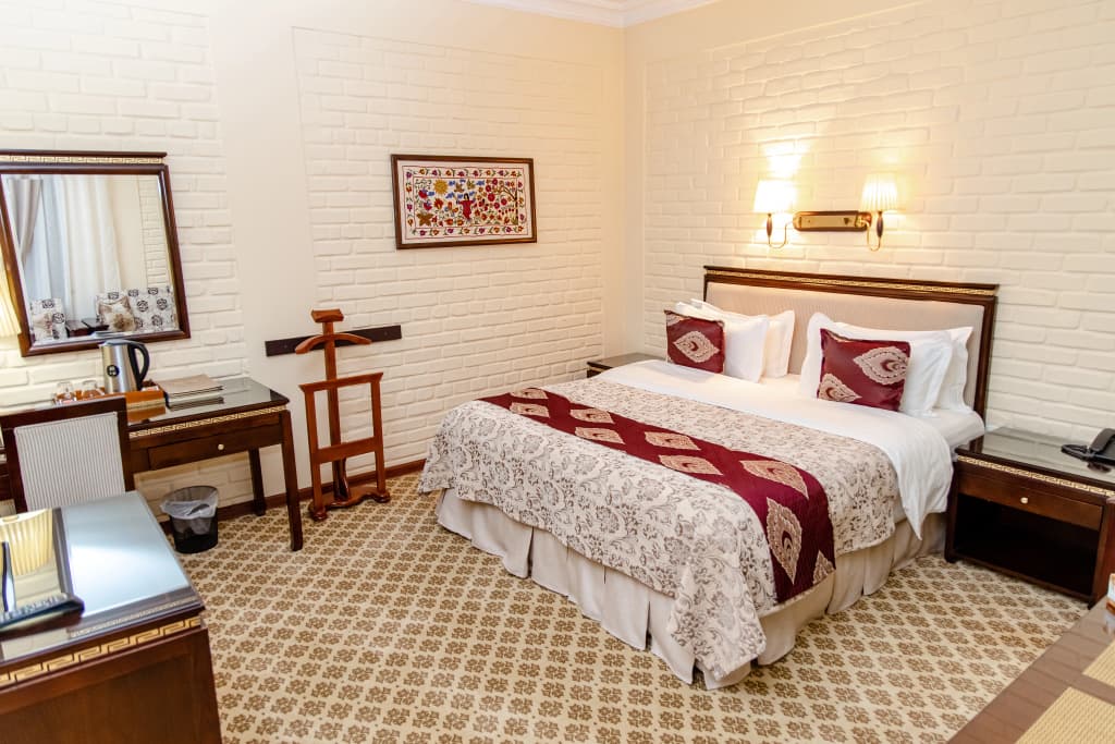 Superior Double Suite full double bed