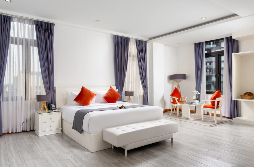 Cocoon Double Suite with balcony full double bed