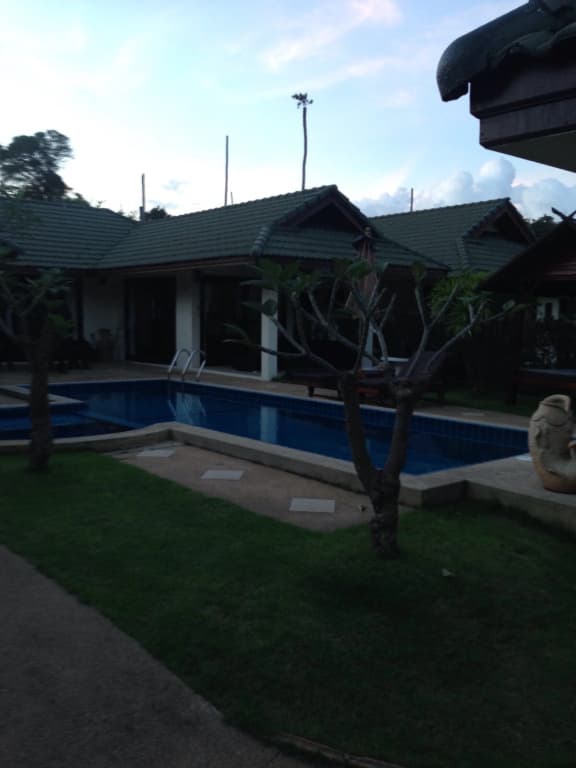 4 Bedrooms Villa