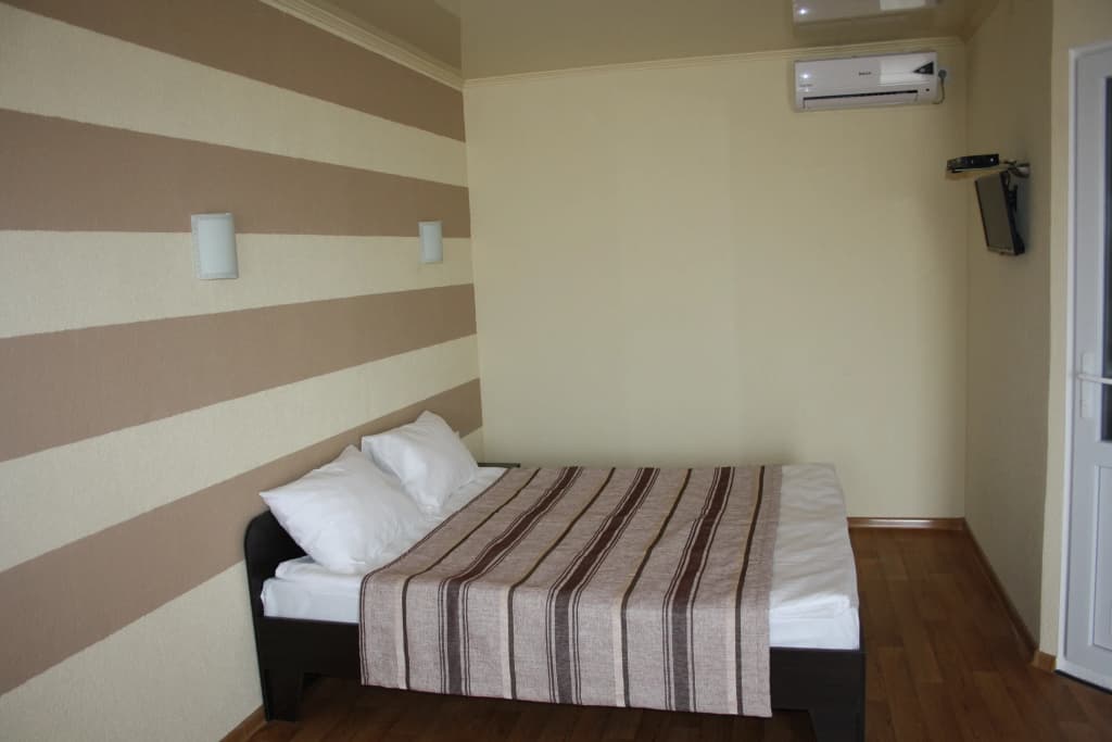 Standard Double room with view full double bed