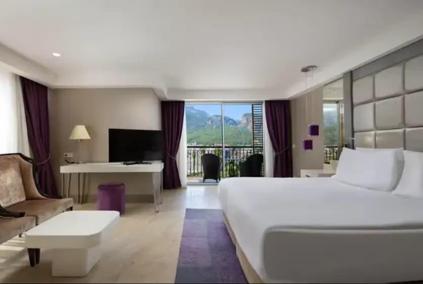 Friends Suite with balcony