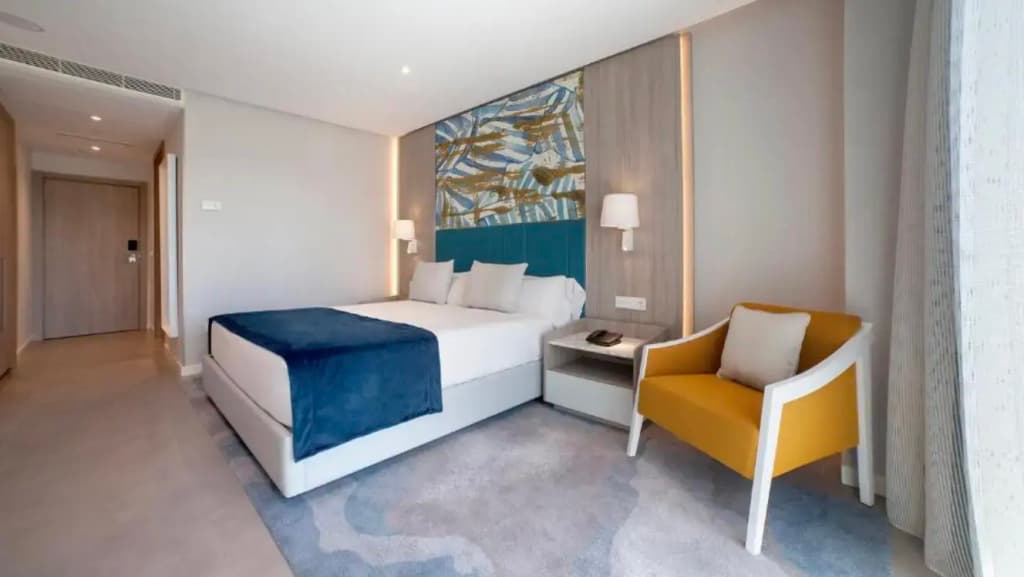 Premium Deluxe Double room with balcony full double bed