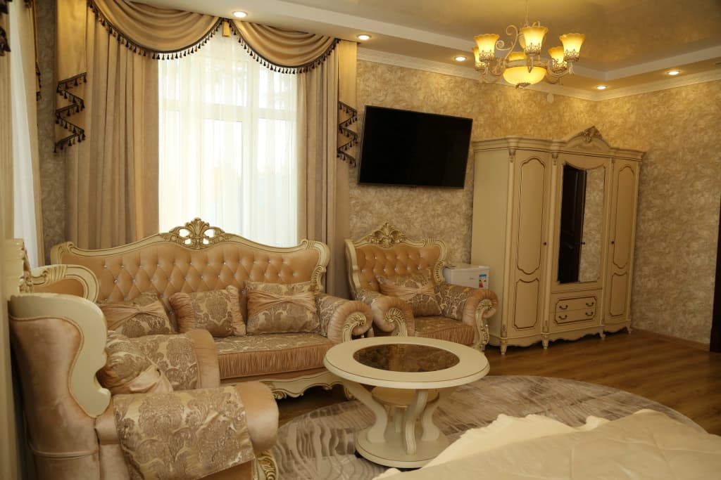 Double Suite full double bed