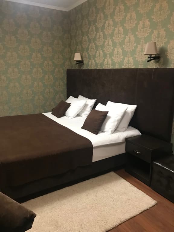 2 Bedrooms Double Suite full double bed