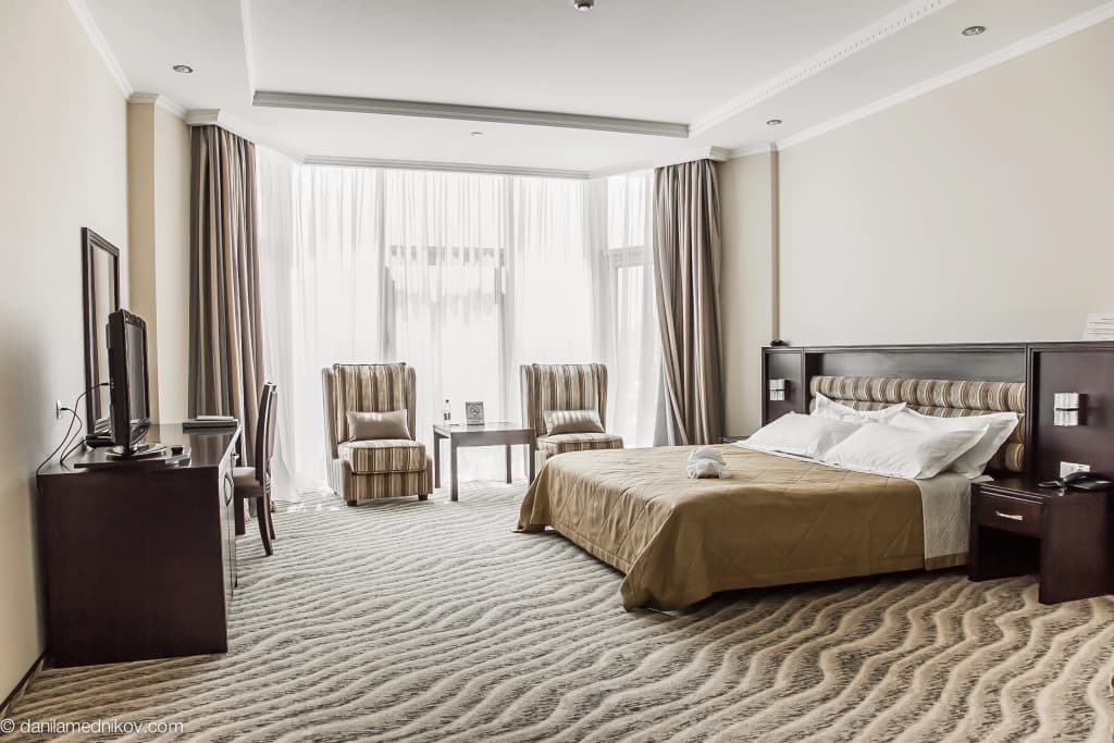 Standard Superior Double room with city view full double bed