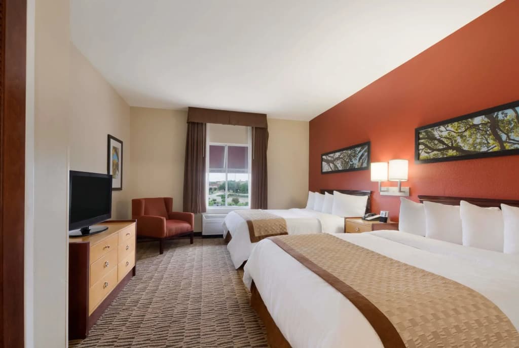 Double Suite full double bed