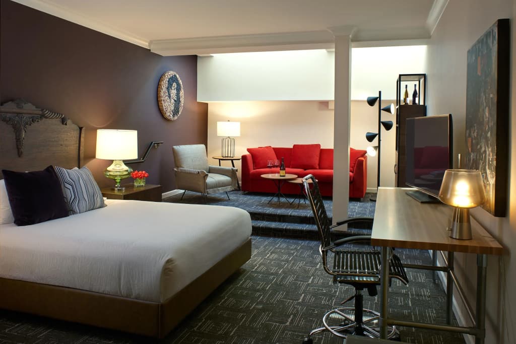Double Suite full double bed