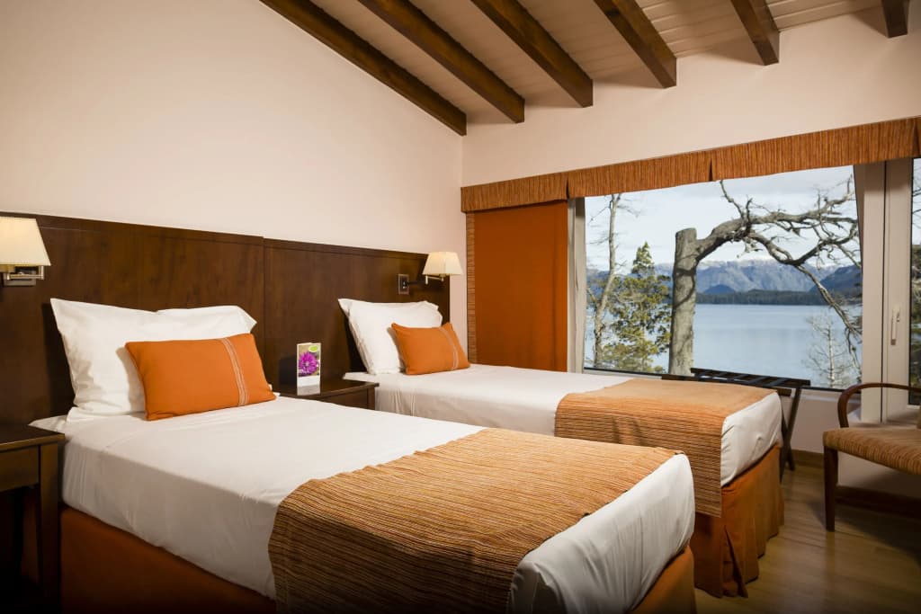 Classic Quadruple room with lake view