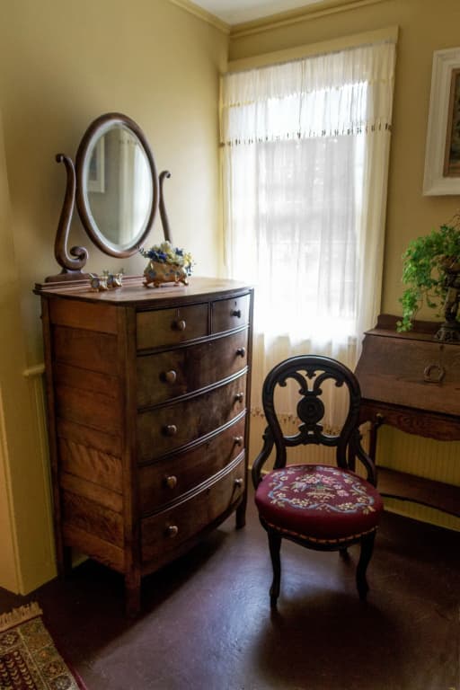 Classic Double Suite with garden view full double bed