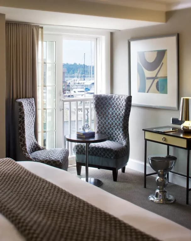 Standard Double room with water view full double bed