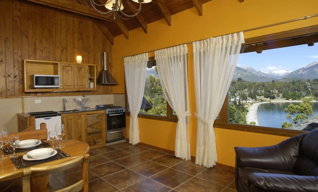 3 Bedrooms Apartment