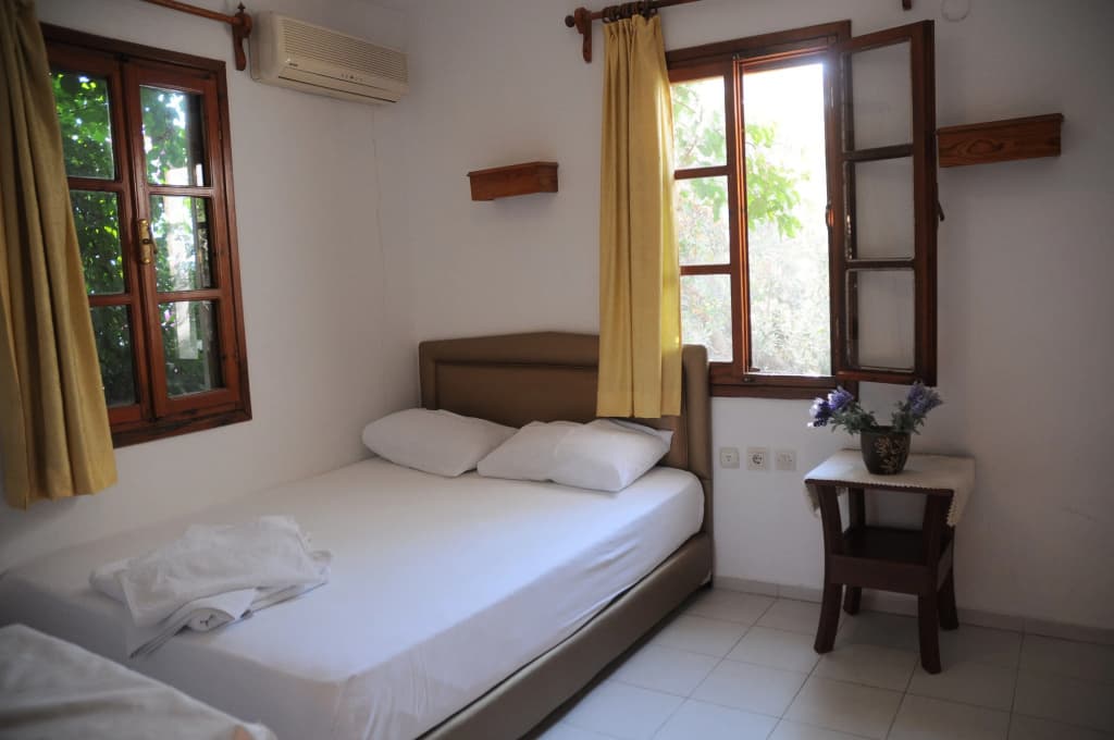 Standard Double room with garden view full double bed
