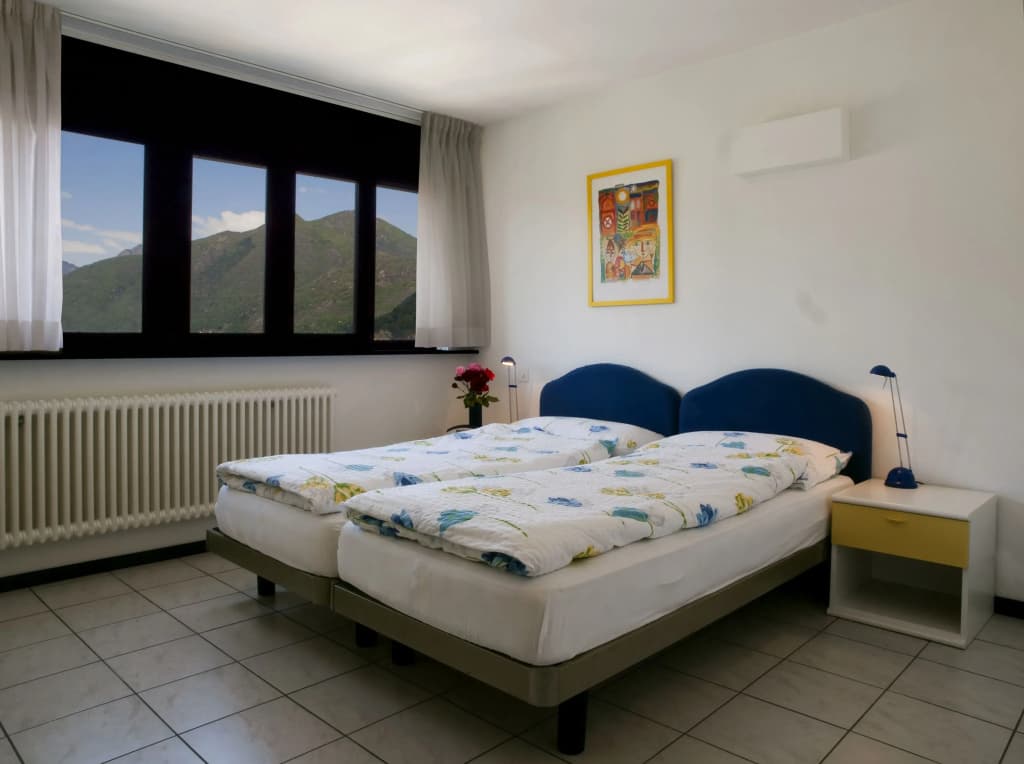 Modern Double room full double bed