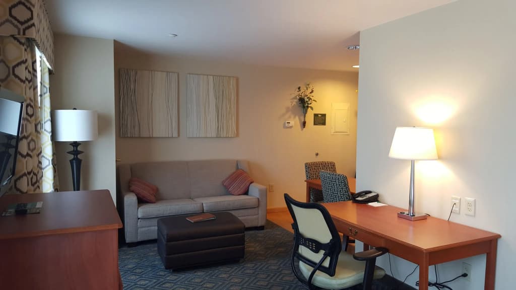 Double Suite full double bed