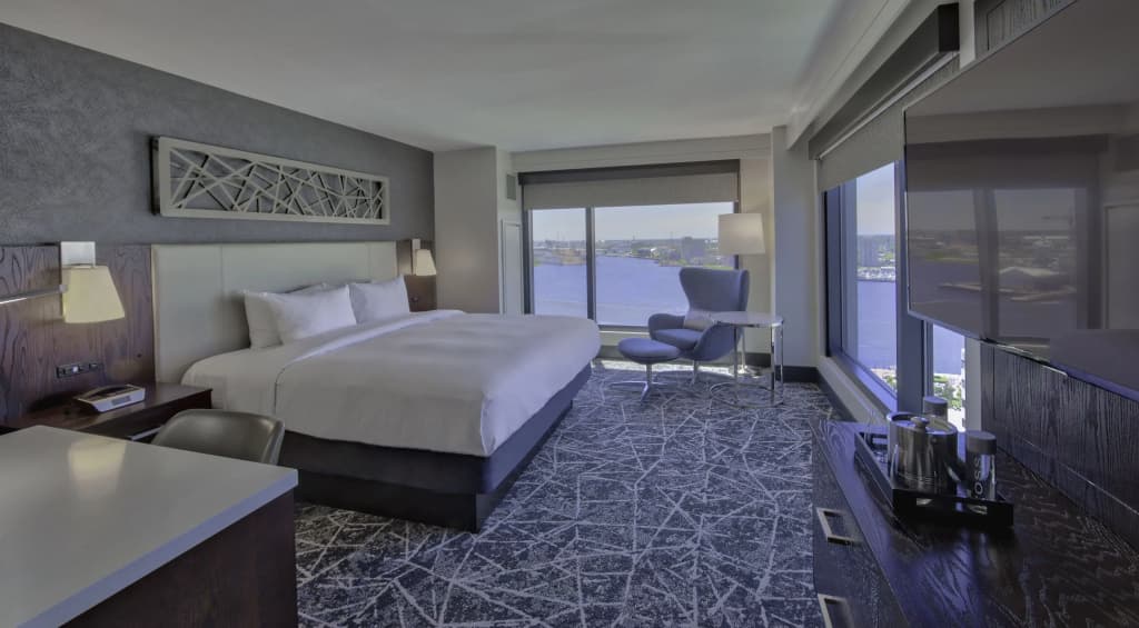 Standard Double room with river view full double bed