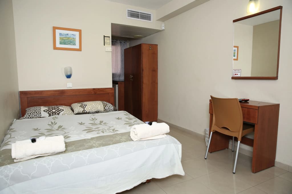 1 Bedroom Standard Double room full double bed