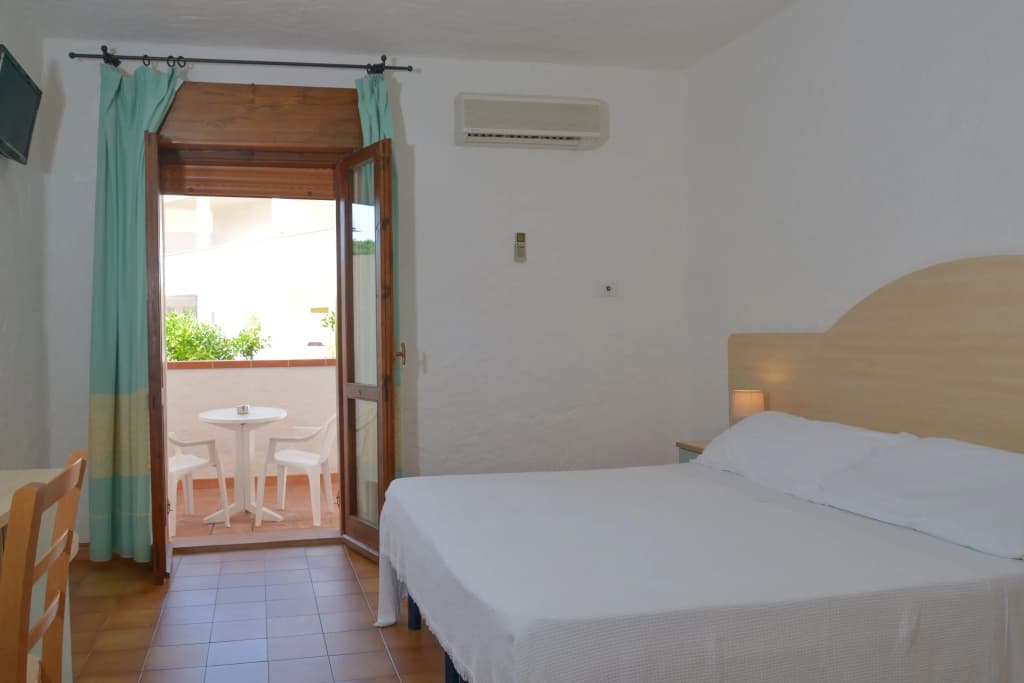 Standard Double room with sea view full double bed