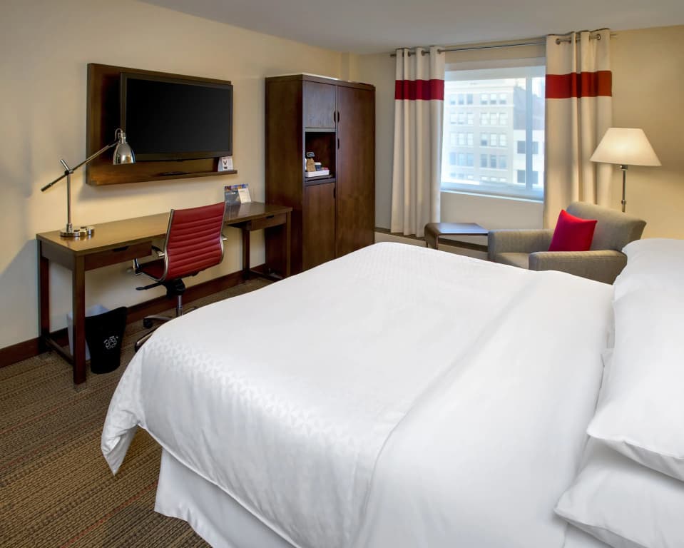 Standard Double room with river view full double bed
