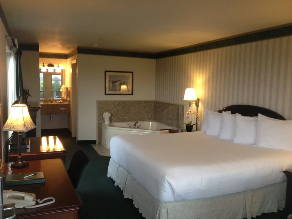 Double Suite full double bed