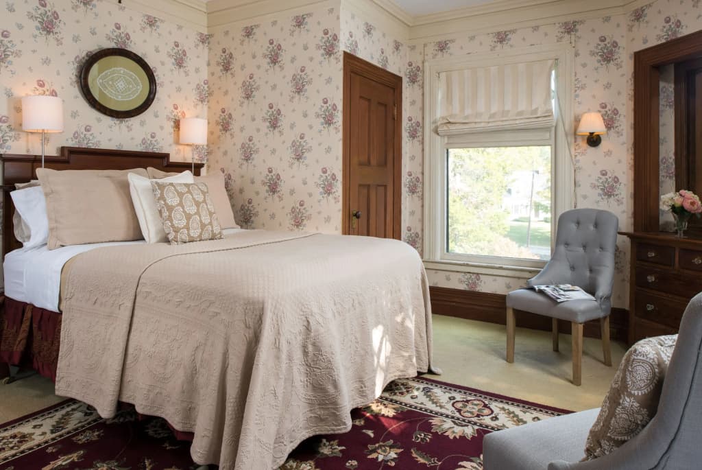 Premium Double Suite with balcony and with garden view full double bed