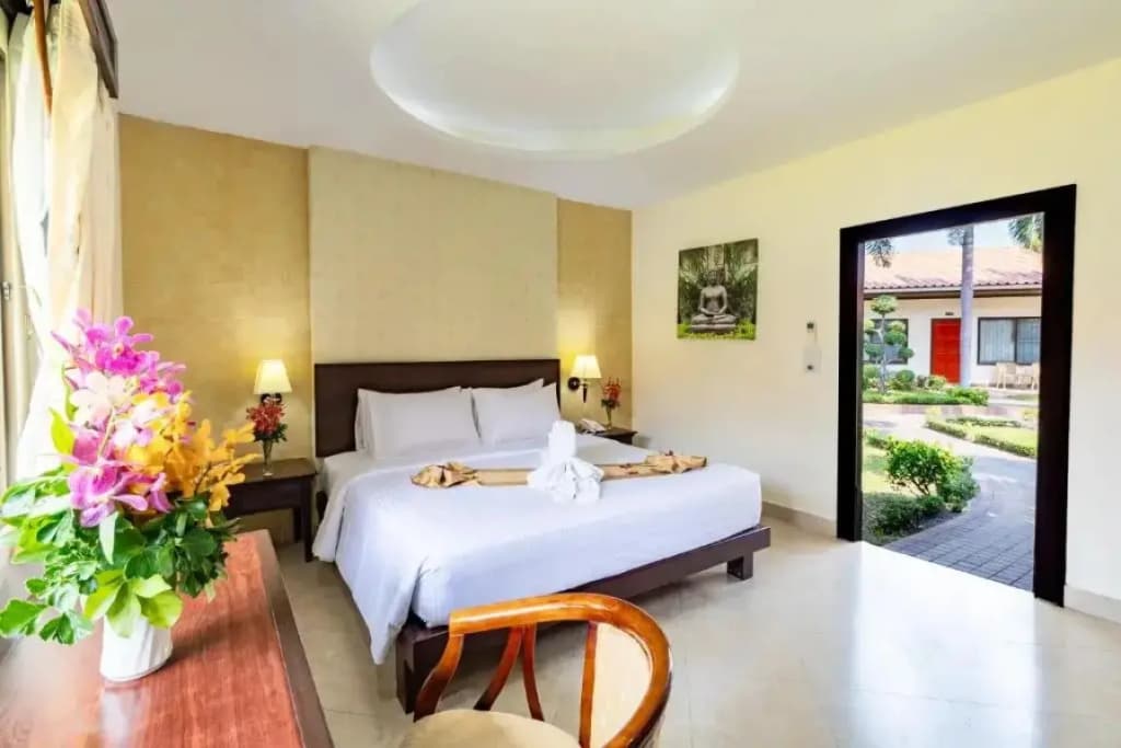 Deluxe Double Bungalow with garden view full double bed
