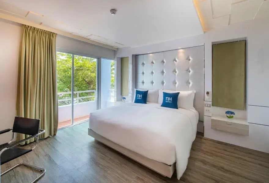 Premier Deluxe Double room full double bed