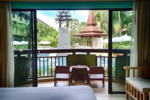 Superior Double room with pool view twin beds