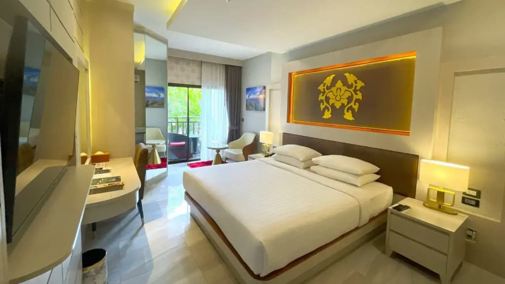 1 Bedroom Premium Double Suite full double bed