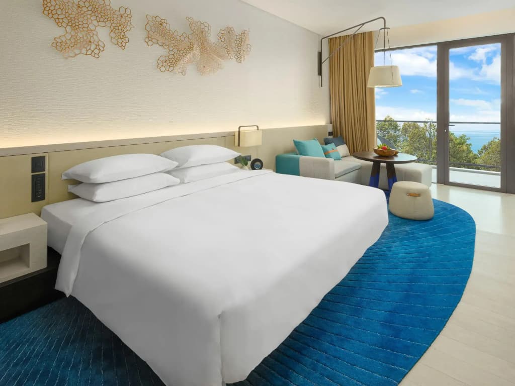 Double room with partial ocean view full double bed