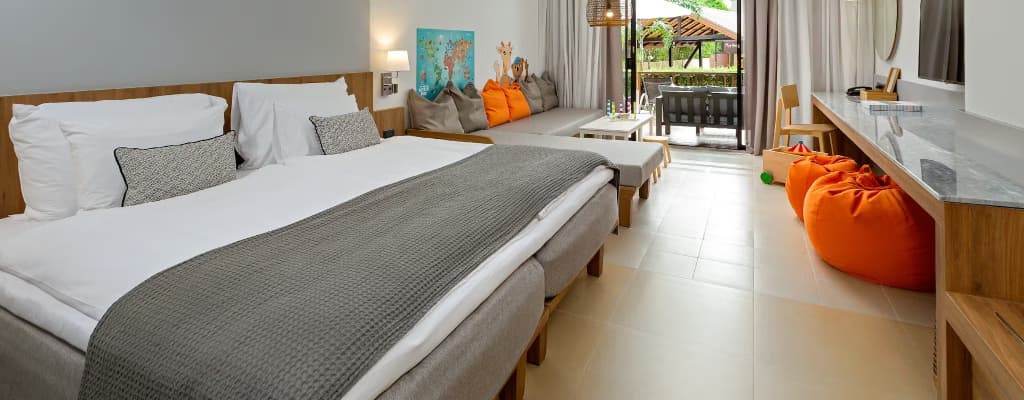 Lollo and Bernie Double Suite full double bed