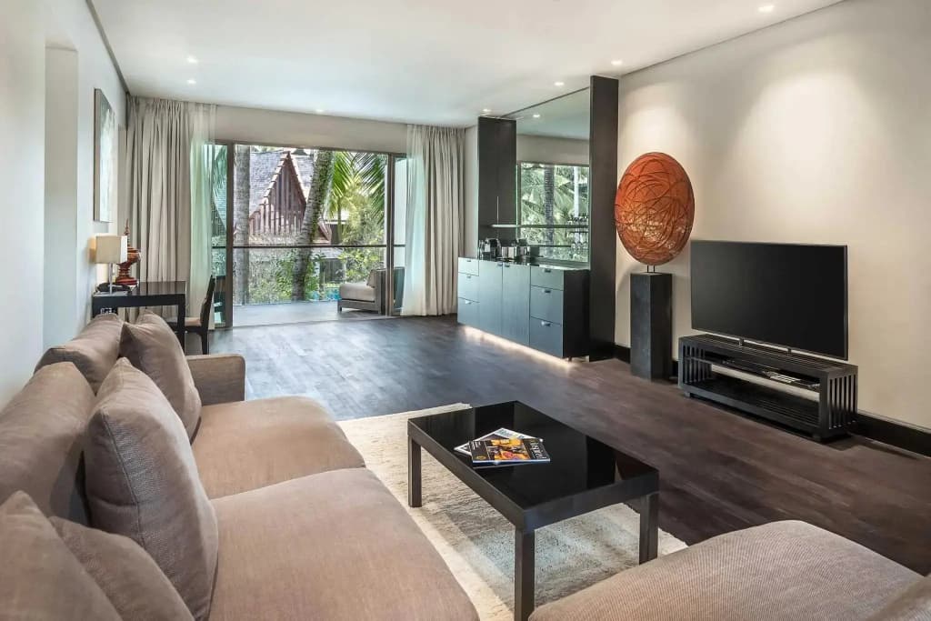Double Lagoon Suite full double bed