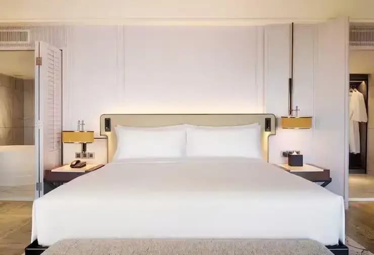Governor Double Suite full double bed