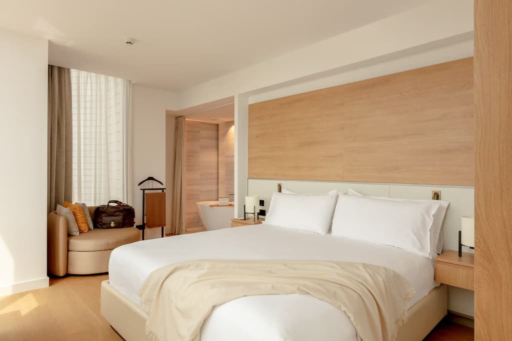 1 Bedroom Master RedLevel Double Suite full double bed