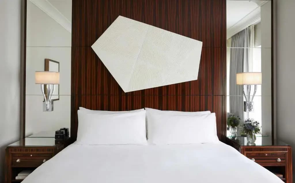 1 Bedroom Double Suite full double bed