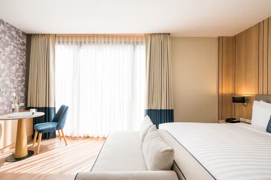 Premier Corner Double room full double bed