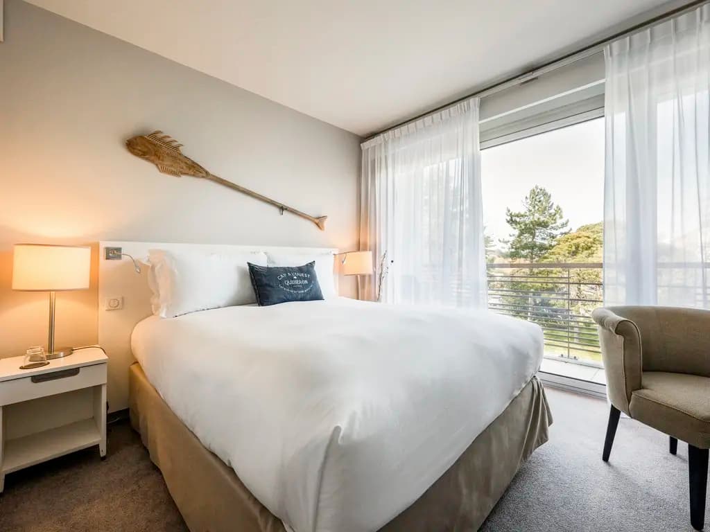 Classic Double Junior Suite with garden view full double bed