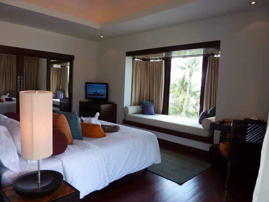 Deluxe Double Suite with sea view full double bed