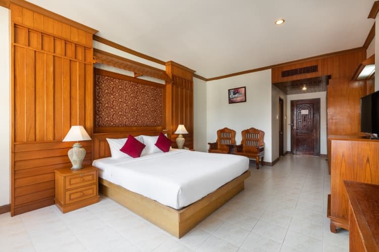 Deluxe Pool Access Double room full double bed