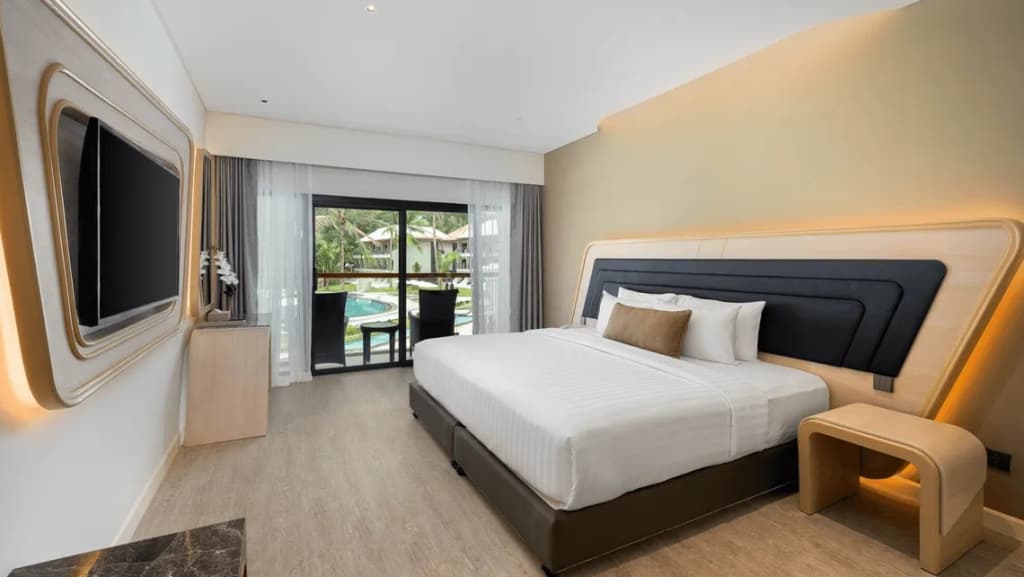 Superior Amora Pool Side Double room twin beds
